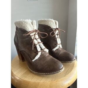 Restricted Brown Leather Faux Fur Lined Lace-Up Block Heel Ankle Bootie